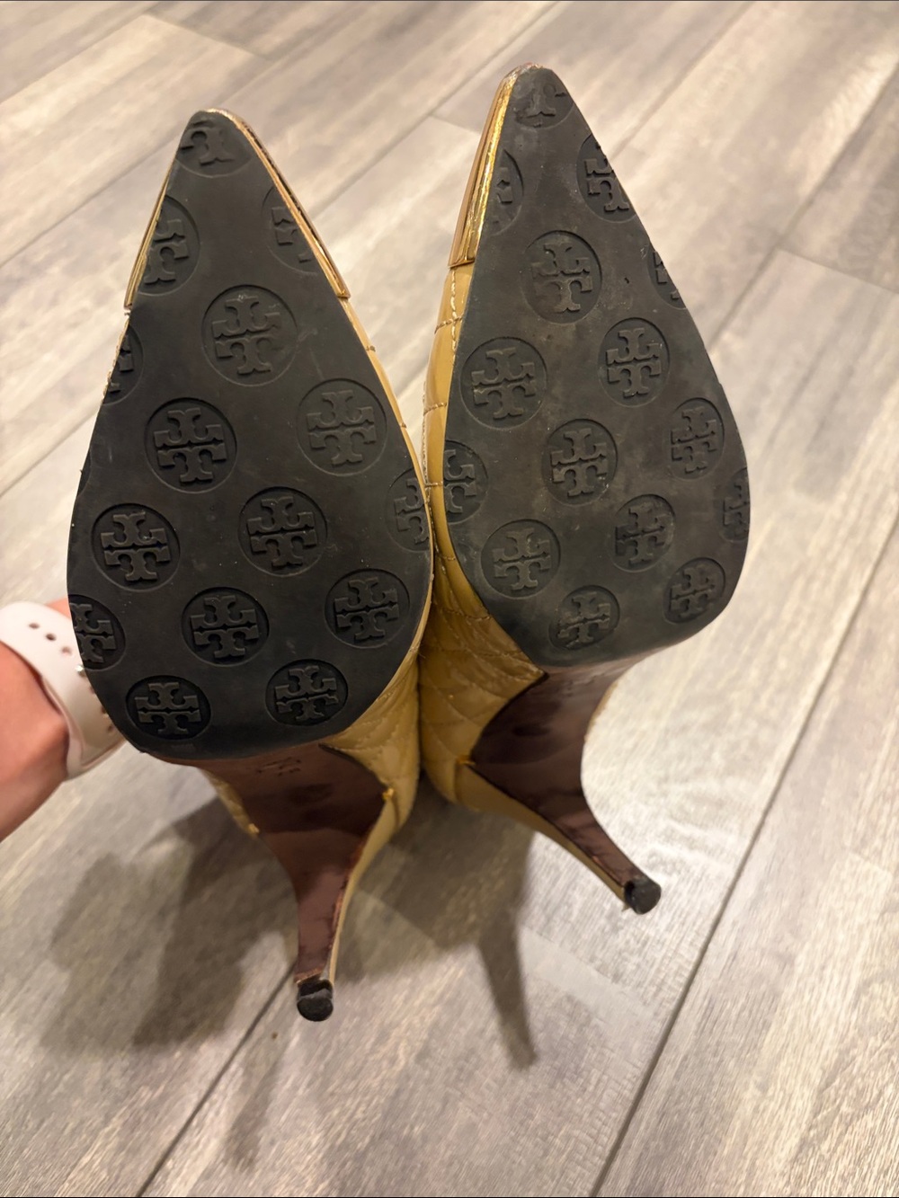 Tory Burch Quilted Yellow Leather Pointed Toe Pumps with Gold Cap - Picture 5 of 7